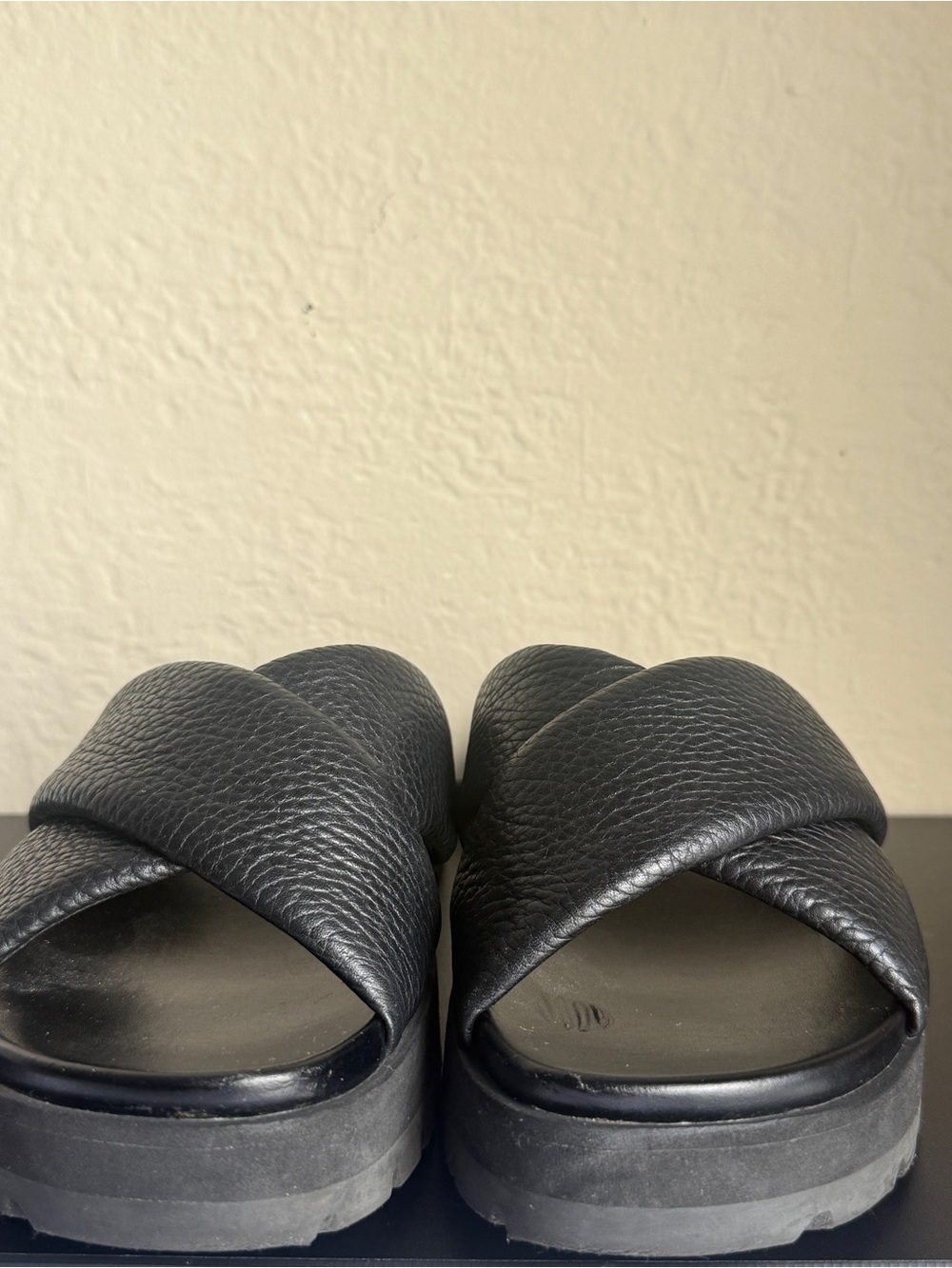 Vionic Vesta Leather Platform Slides - Size 9 - Picture 3 of 11
